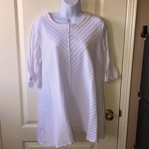 Focus Tunic length white T shirt.  Size small